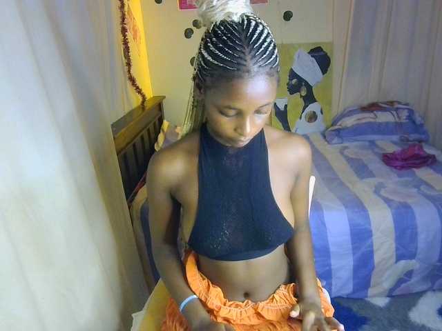 Ambrosiana live cam on BongaCams
