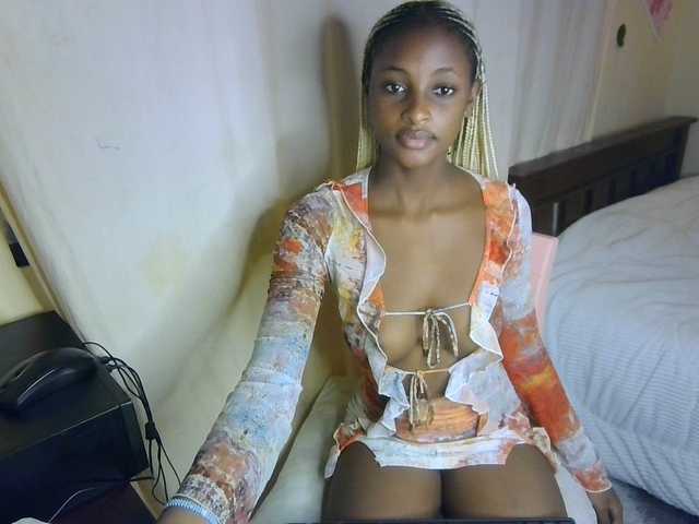 Ambrosiana live cam on BongaCams