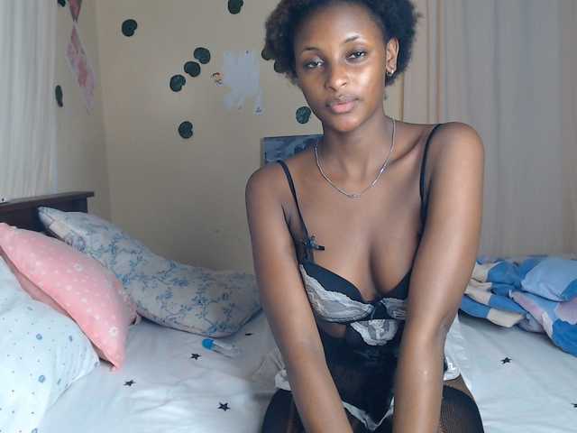Ambrosiana live cam on BongaCams