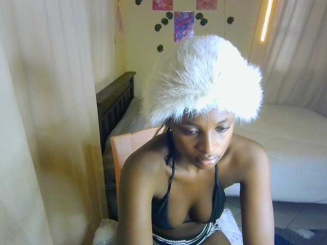 Ambrosiana live cam on BongaCams