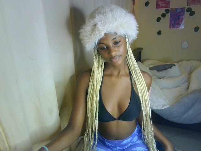 Ambrosiana live cam on BongaCams