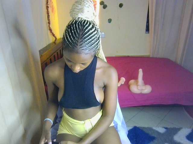 Ambrosiana live cam on BongaCams