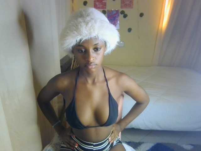 Ambrosiana live cam on BongaCams