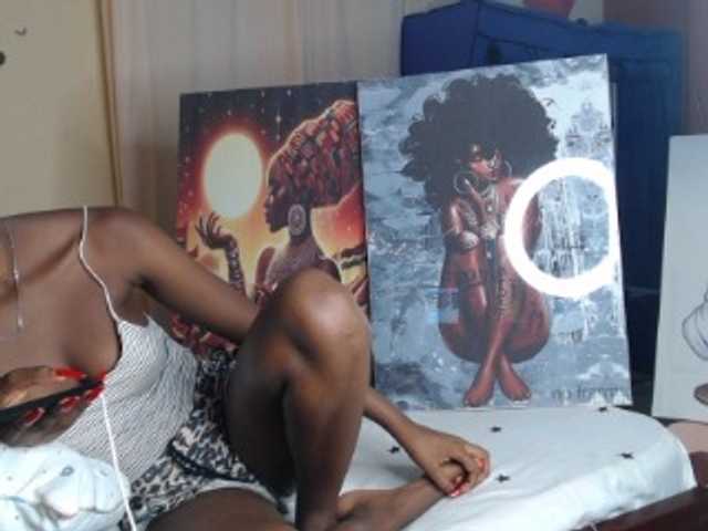 Ambrosiana live cam on BongaCams