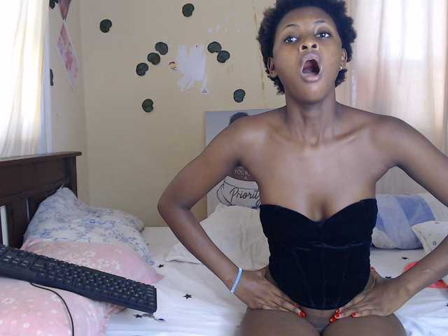 Ambrosiana live cam on BongaCams