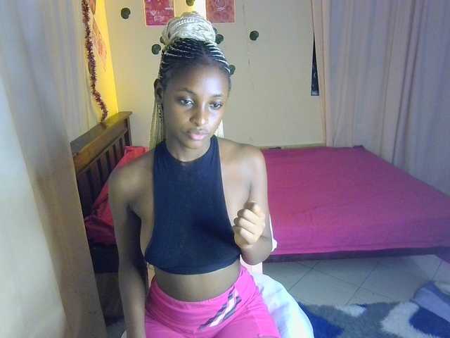 Ambrosiana live cam on BongaCams