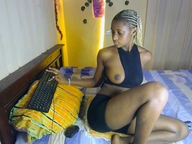 Ambrosiana live cam on BongaCams