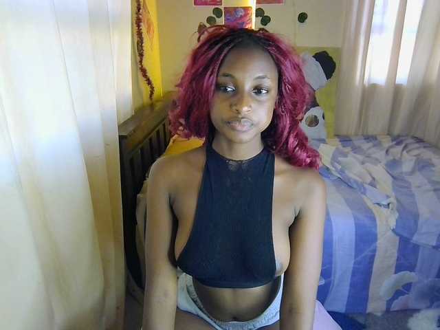 Ambrosiana live cam on BongaCams
