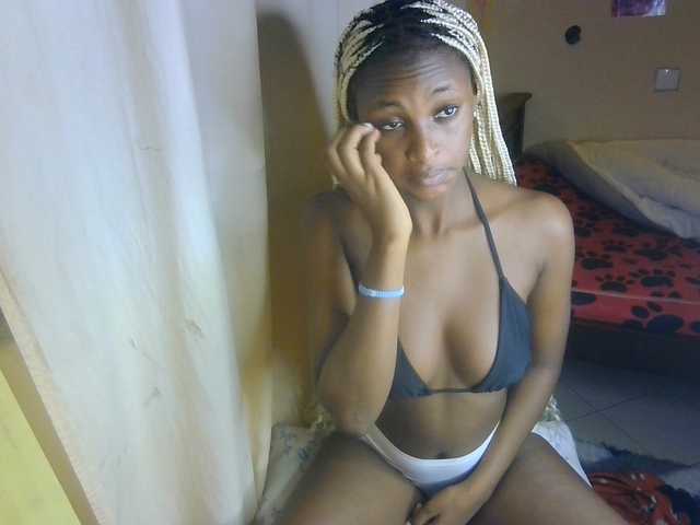 Ambrosiana live cam on BongaCams