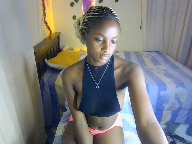 Ambrosiana live cam on BongaCams