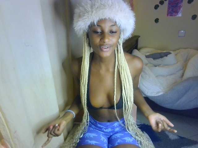 Ambrosiana live cam on BongaCams
