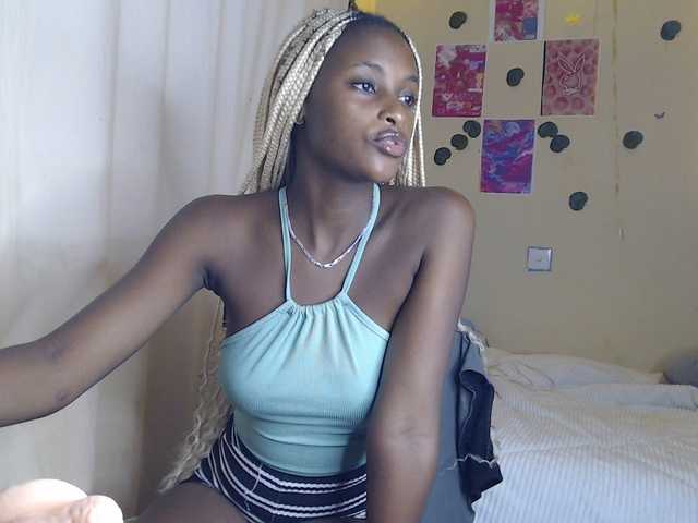 Ambrosiana live cam on BongaCams