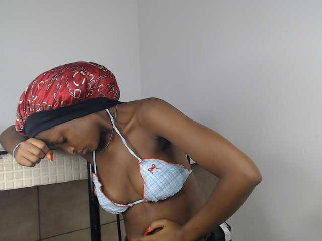 Ambrosiana live cam on BongaCams