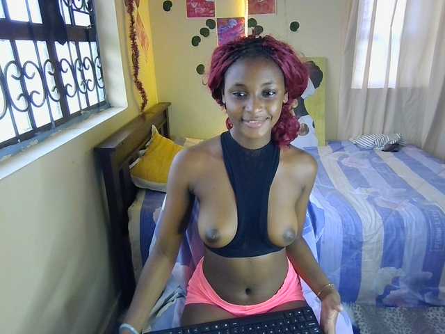 Ambrosiana live cam on BongaCams