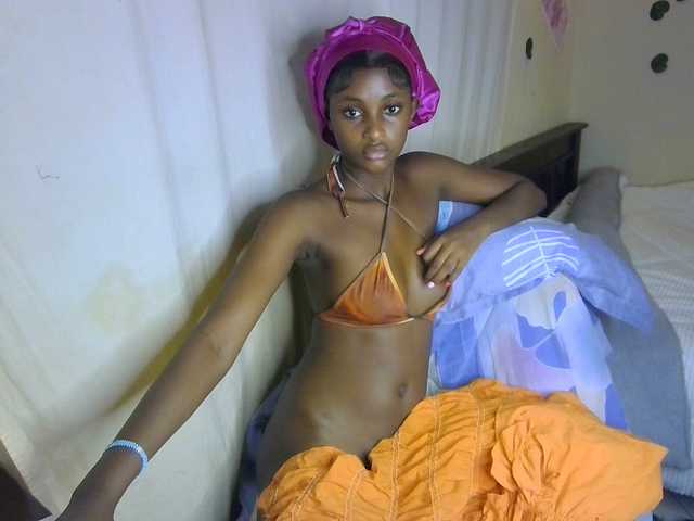 Ambrosiana live cam on BongaCams