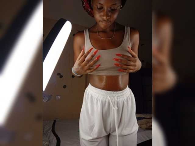 Ambrosiana live cam on BongaCams