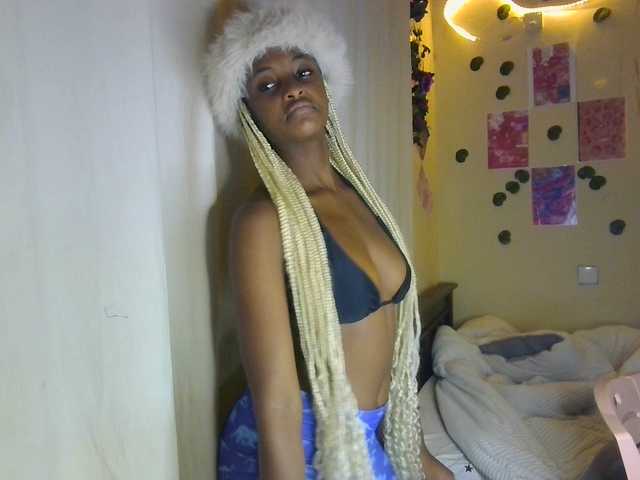 Ambrosiana live cam on BongaCams