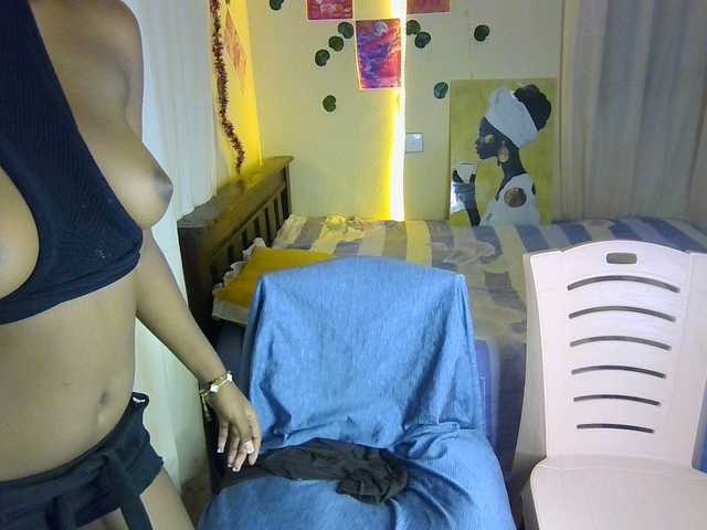 Ambrosiana live cam on BongaCams
