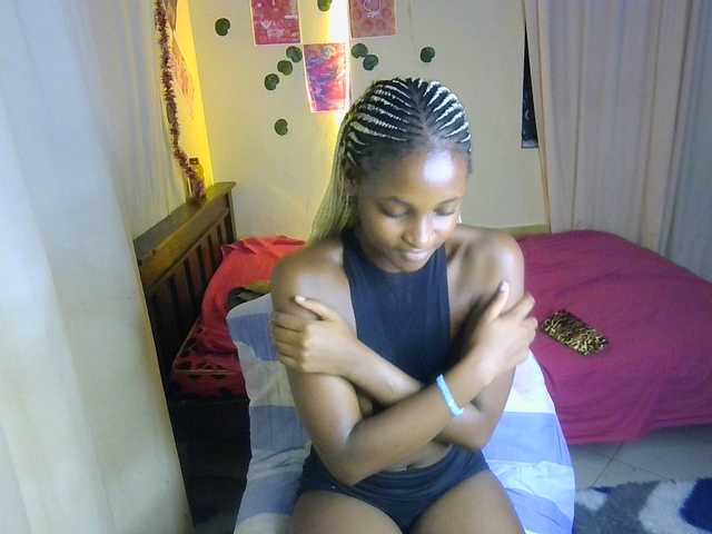 Ambrosiana live cam on BongaCams