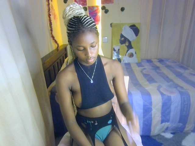 Ambrosiana live cam on BongaCams