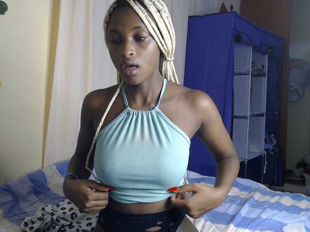 Ambrosiana live cam on BongaCams