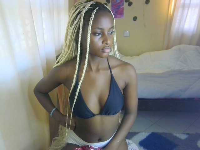 Ambrosiana live cam on BongaCams