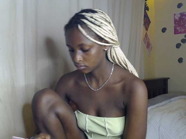 Ambrosiana live cam on BongaCams