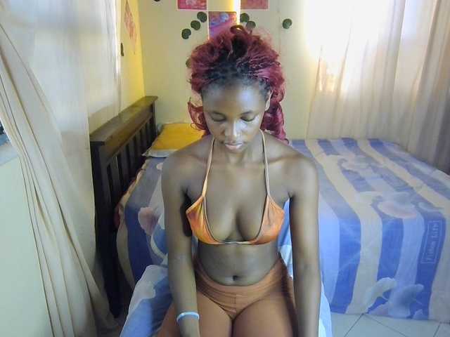 Ambrosiana live cam on BongaCams