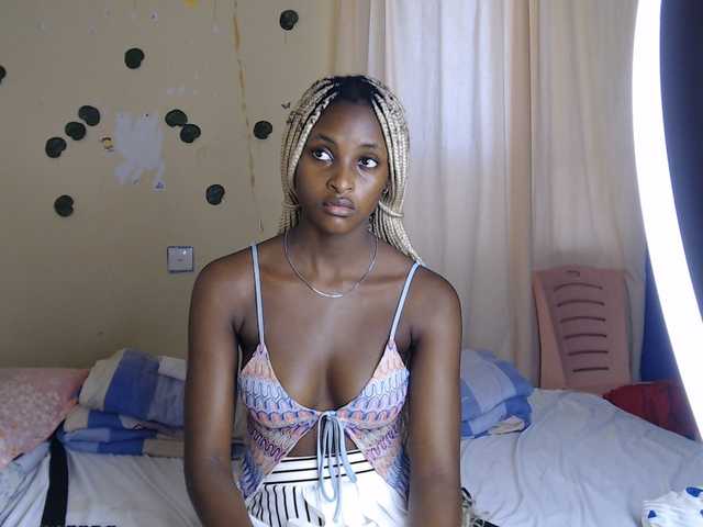 Ambrosiana live cam on BongaCams