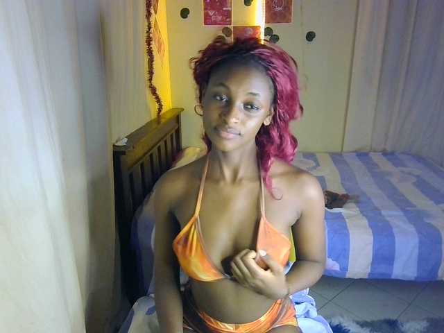 Ambrosiana live cam on BongaCams