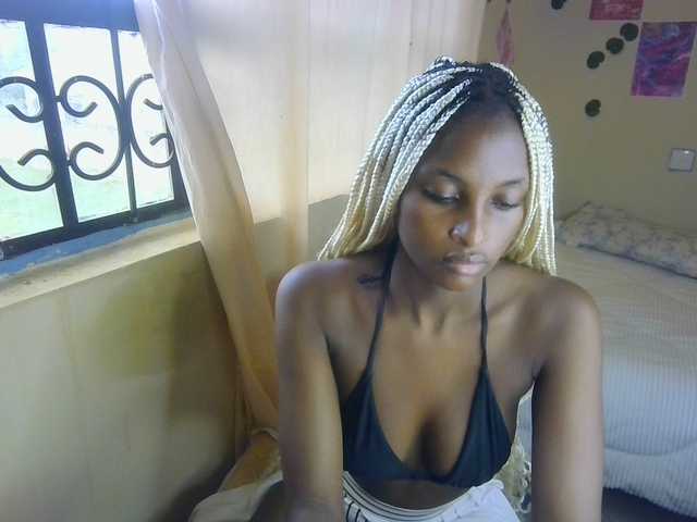 Ambrosiana live cam on BongaCams