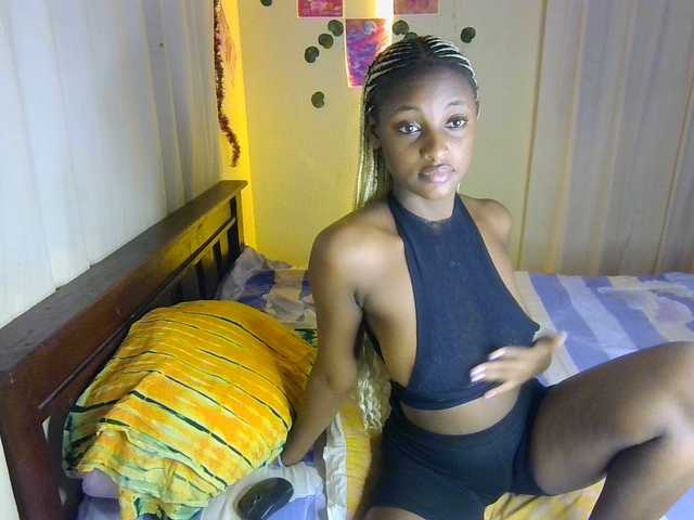 Ambrosiana live cam on BongaCams