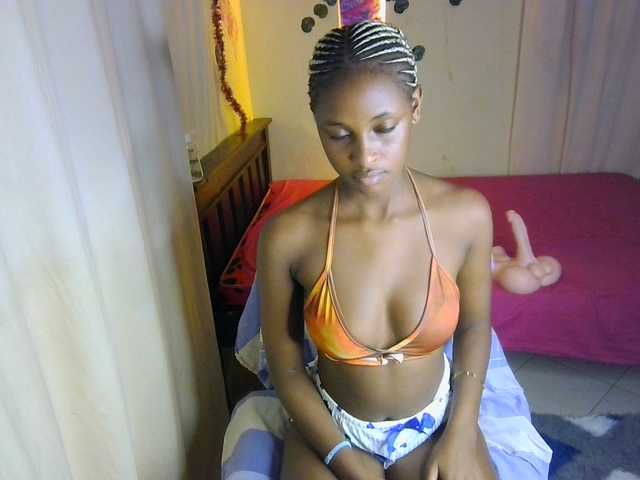 Ambrosiana live cam on BongaCams