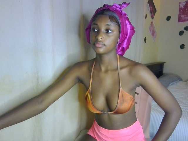 Ambrosiana live cam on BongaCams
