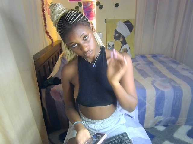 Ambrosiana live cam on BongaCams