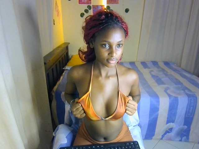 Ambrosiana live cam on BongaCams