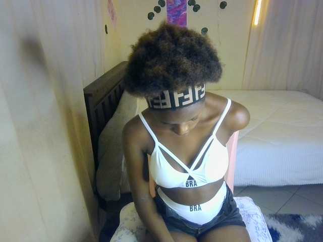 Ambrosiana live cam on BongaCams
