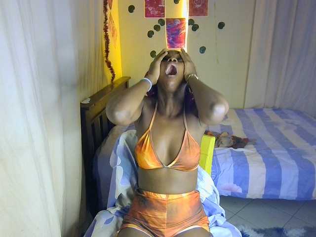 Ambrosiana live cam on BongaCams