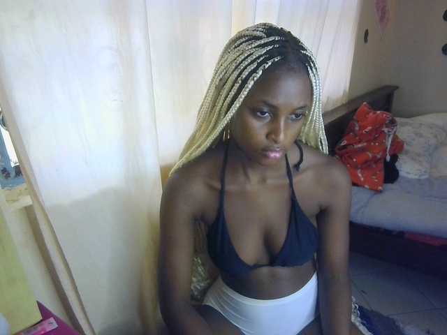Ambrosiana live cam on BongaCams
