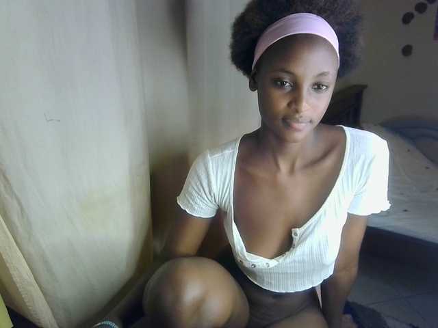 Ambrosiana live cam on BongaCams