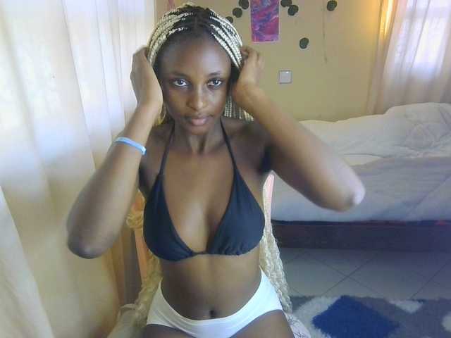 Ambrosiana live cam on BongaCams