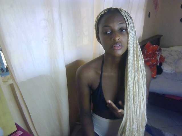 Ambrosiana live cam on BongaCams