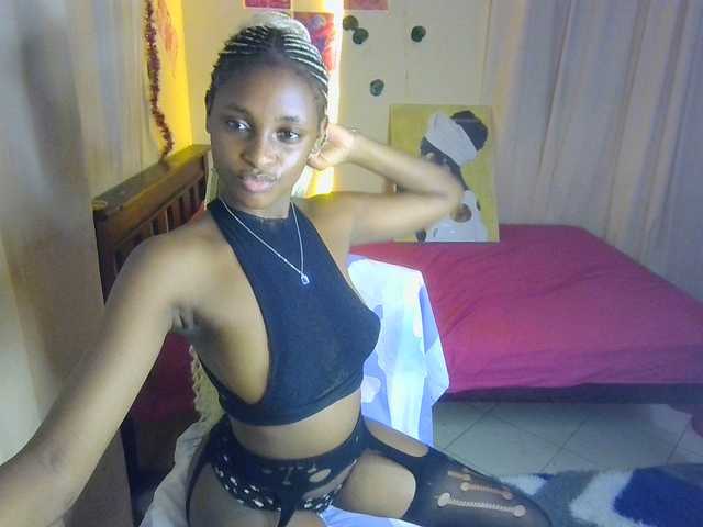 Ambrosiana live cam on BongaCams