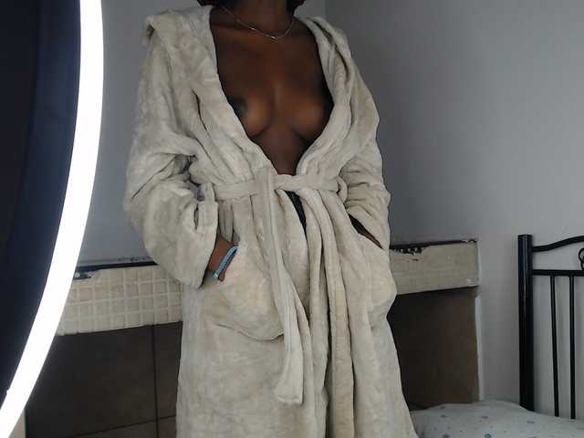 Ambrosiana live cam on BongaCams