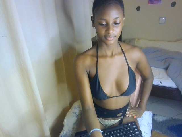 Ambrosiana live cam on BongaCams