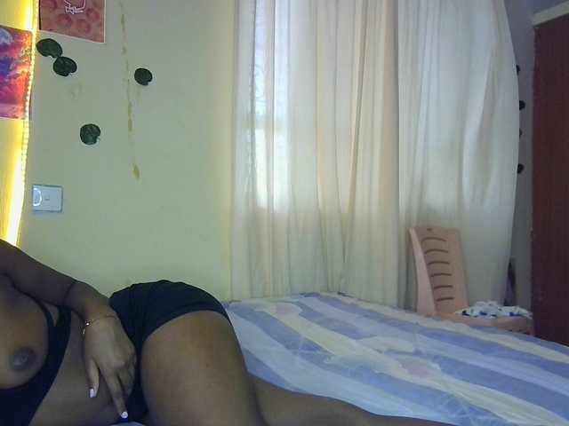 Ambrosiana live cam on BongaCams