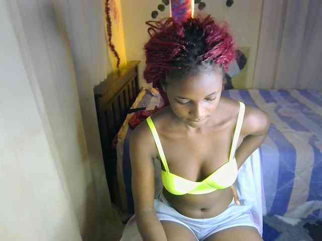 Ambrosiana Live Webcam on BongaCams