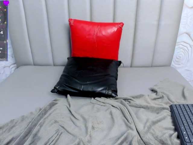 Amelia02 live cam on BongaCams