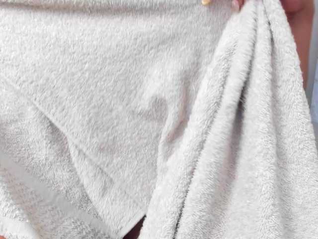 Amelia02 live cam on BongaCams