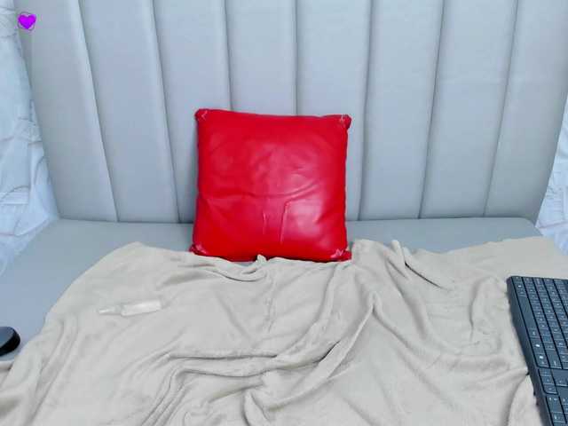 Amelia02 live cam on BongaCams